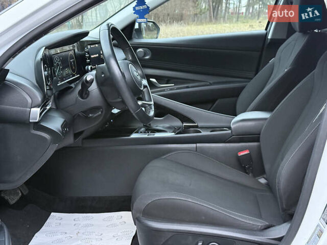 Білий Хендай Елантра, об'ємом двигуна 0 л та пробігом 55 тис. км за 18600 $, фото 21 на Automoto.ua