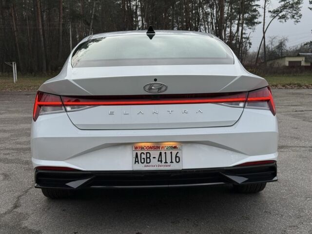 Белый Хендай Элантра, объемом двигателя 2 л и пробегом 55 тыс. км за 18600 $, фото 6 на Automoto.ua