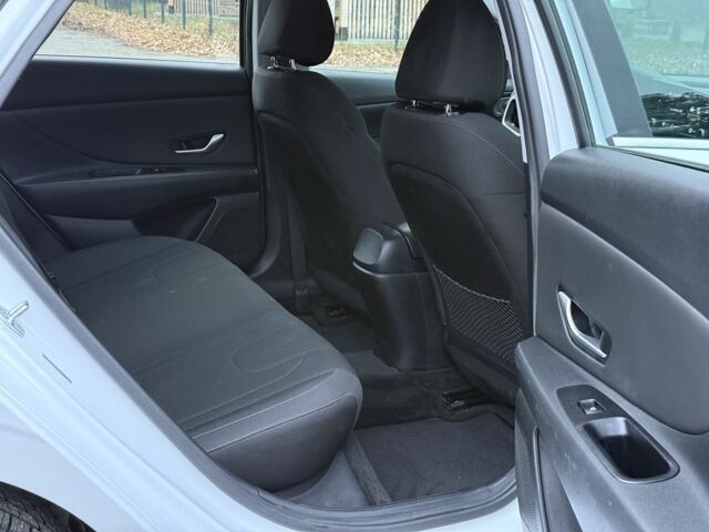 Белый Хендай Элантра, объемом двигателя 2 л и пробегом 55 тыс. км за 18600 $, фото 21 на Automoto.ua