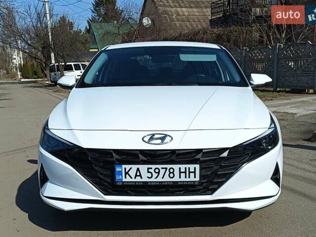 Белый Хендай Элантра, объемом двигателя 1.59 л и пробегом 33 тыс. км за 17400 $, фото 1 на Automoto.ua