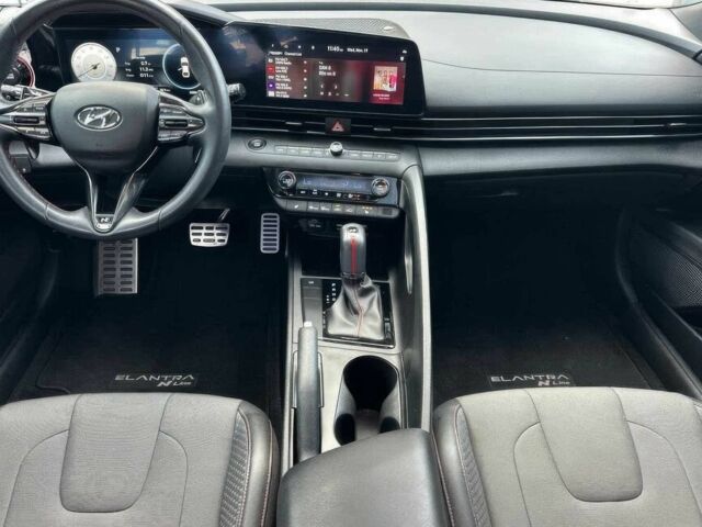 Белый Хендай Элантра, объемом двигателя 1.6 л и пробегом 21 тыс. км за 10800 $, фото 6 на Automoto.ua