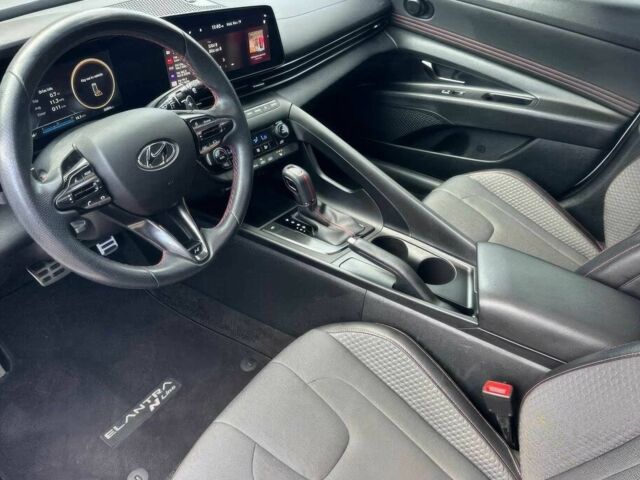 Белый Хендай Элантра, объемом двигателя 1.6 л и пробегом 21 тыс. км за 10800 $, фото 5 на Automoto.ua