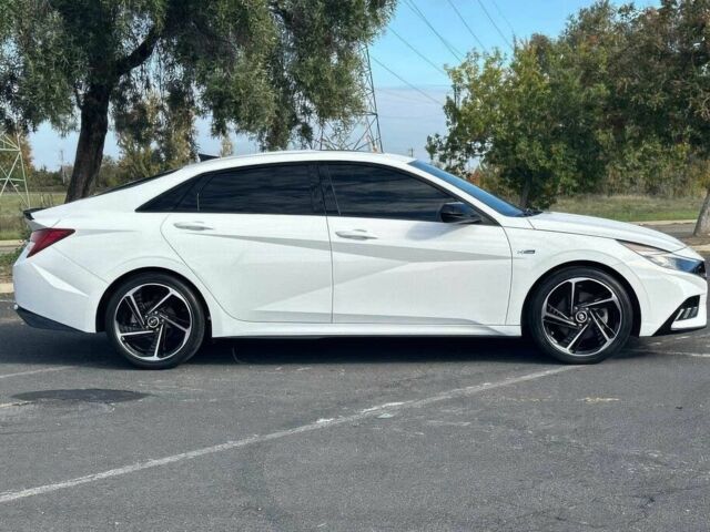 Белый Хендай Элантра, объемом двигателя 1.6 л и пробегом 21 тыс. км за 10800 $, фото 4 на Automoto.ua