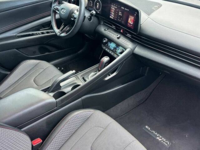 Белый Хендай Элантра, объемом двигателя 1.6 л и пробегом 21 тыс. км за 10800 $, фото 7 на Automoto.ua