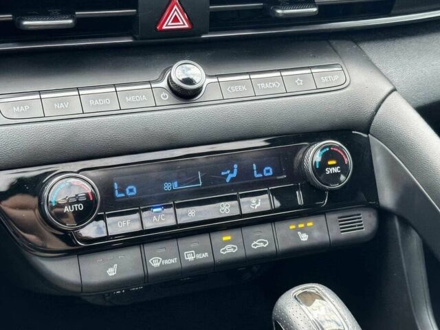 Белый Хендай Элантра, объемом двигателя 1.6 л и пробегом 21 тыс. км за 10800 $, фото 10 на Automoto.ua