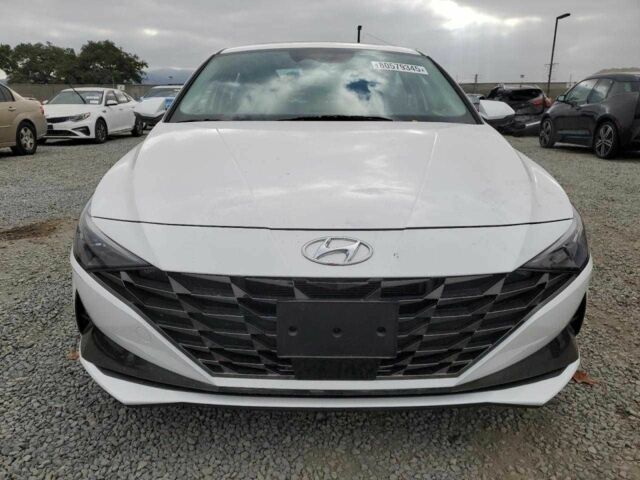 Хендай Элантра 2023 в Киеве на Automoto.ua Белый Хендай Элантра, объемом двигателя 0 л и пробегом 25 тыс. км за 4900 $, фото 4 на Automoto.ua