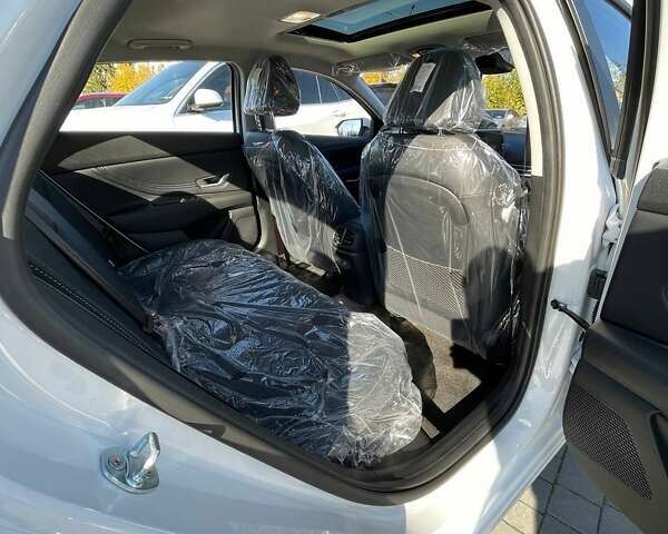 Белый Хендай Элантра, объемом двигателя 1.5 л и пробегом 1 тыс. км за 23900 $, фото 24 на Automoto.ua