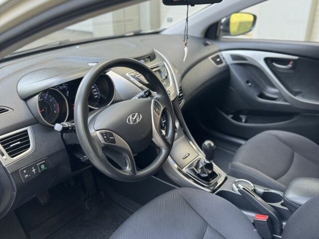 Бежевый Хендай Элантра, объемом двигателя 1.6 л и пробегом 85 тыс. км за 10000 $, фото 11 на Automoto.ua