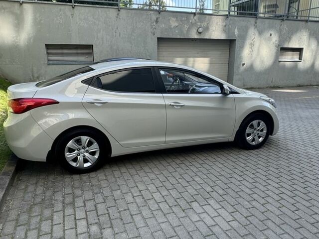 Бежевый Хендай Элантра, объемом двигателя 1.6 л и пробегом 85 тыс. км за 10000 $, фото 3 на Automoto.ua