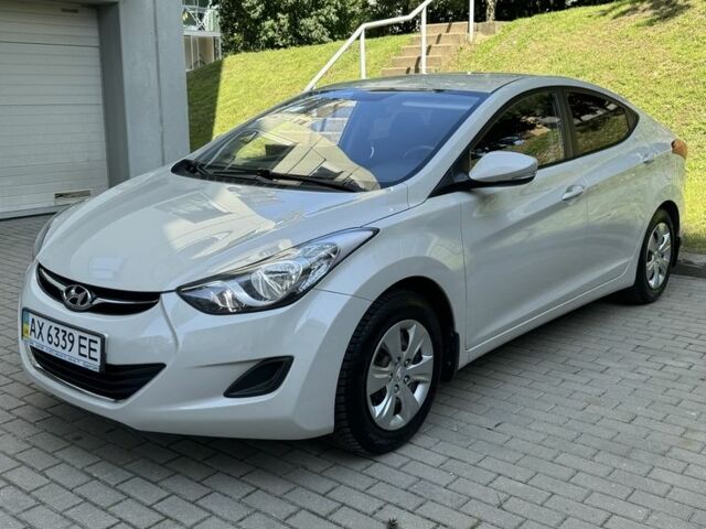 Бежевый Хендай Элантра, объемом двигателя 1.6 л и пробегом 85 тыс. км за 10000 $, фото 1 на Automoto.ua