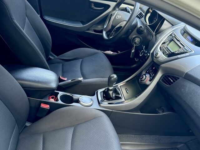 Бежевый Хендай Элантра, объемом двигателя 1.6 л и пробегом 85 тыс. км за 10000 $, фото 16 на Automoto.ua