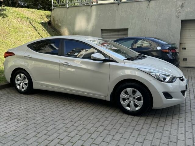 Бежевый Хендай Элантра, объемом двигателя 1.6 л и пробегом 85 тыс. км за 10000 $, фото 4 на Automoto.ua