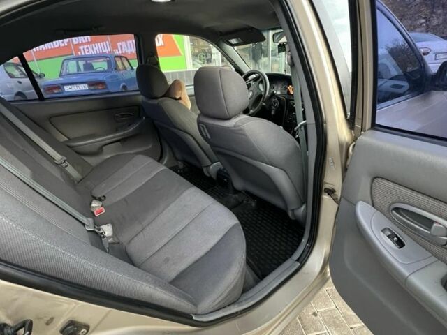 Бежевый Хендай Элантра, объемом двигателя 1.6 л и пробегом 250 тыс. км за 2100 $, фото 3 на Automoto.ua