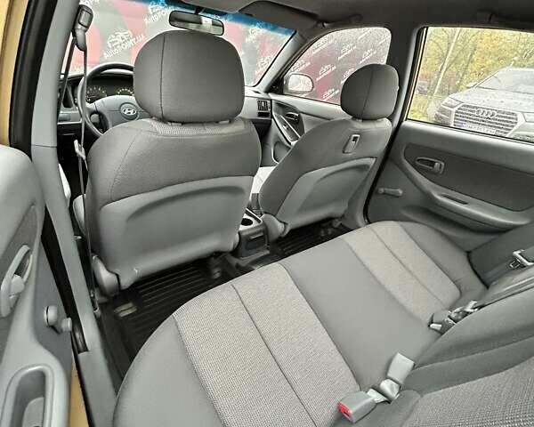 Хендай Элантра 2004 в Сумах на Automoto.ua Бежевый Хендай Элантра, объемом двигателя 1.6 л и пробегом 83 тыс. км за 5700 $, фото 11 на Automoto.ua