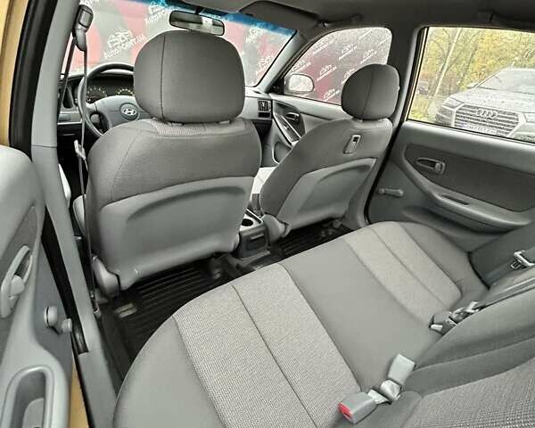 Бежевый Хендай Элантра, объемом двигателя 1.6 л и пробегом 83 тыс. км за 5400 $, фото 13 на Automoto.ua