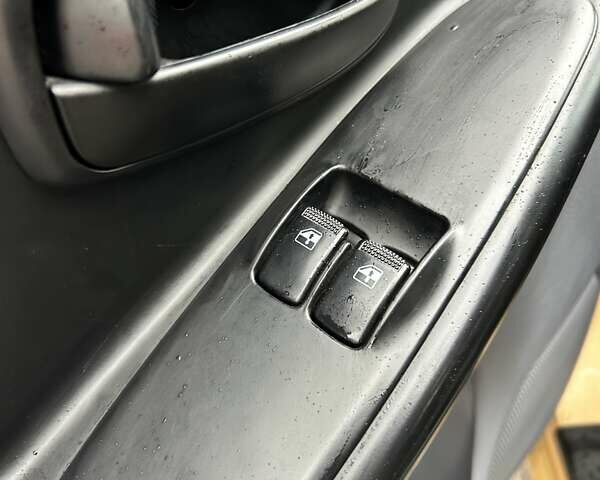 Хендай Элантра 2004 в Сумах на Automoto.ua Бежевый Хендай Элантра, объемом двигателя 1.6 л и пробегом 83 тыс. км за 5700 $, фото 18 на Automoto.ua