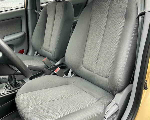 Бежевый Хендай Элантра, объемом двигателя 1.6 л и пробегом 83 тыс. км за 5400 $, фото 11 на Automoto.ua