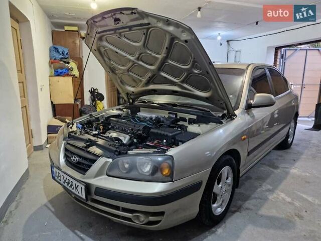 Бежевый Хендай Элантра, объемом двигателя 1.98 л и пробегом 320 тыс. км за 3300 $, фото 1 на Automoto.ua