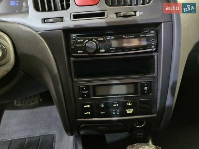 Бежевый Хендай Элантра, объемом двигателя 1.98 л и пробегом 320 тыс. км за 3300 $, фото 11 на Automoto.ua