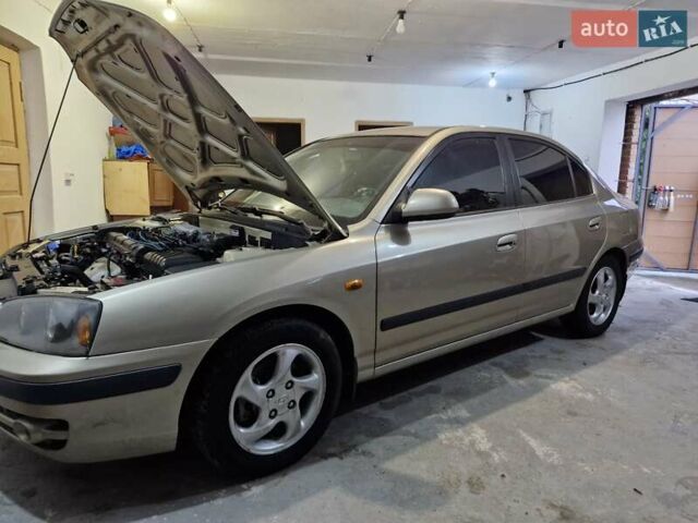 Бежевый Хендай Элантра, объемом двигателя 1.98 л и пробегом 320 тыс. км за 3300 $, фото 3 на Automoto.ua