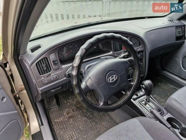 Бежевый Хендай Элантра, объемом двигателя 1.98 л и пробегом 320 тыс. км за 3200 $, фото 8 на Automoto.ua