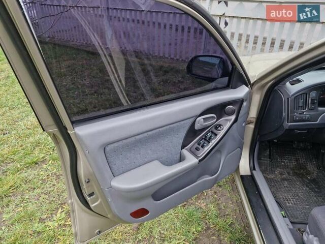 Бежевый Хендай Элантра, объемом двигателя 1.98 л и пробегом 320 тыс. км за 3200 $, фото 6 на Automoto.ua