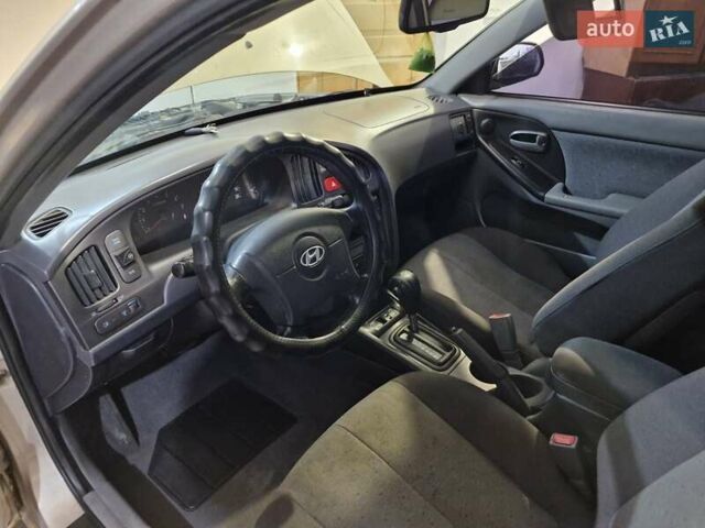 Бежевый Хендай Элантра, объемом двигателя 1.98 л и пробегом 320 тыс. км за 3300 $, фото 9 на Automoto.ua