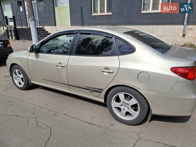 Бежевий Хендай Елантра, об'ємом двигуна 1.59 л та пробігом 300 тис. км за 6000 $, фото 7 на Automoto.ua