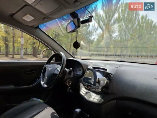 Бежевий Хендай Елантра, об'ємом двигуна 1.59 л та пробігом 300 тис. км за 6000 $, фото 4 на Automoto.ua