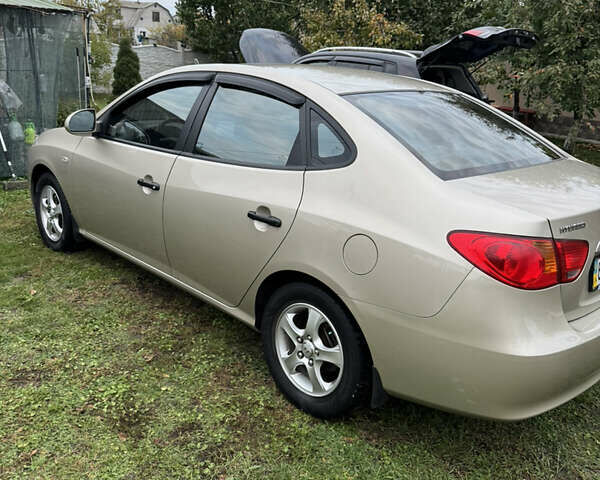 Бежевий Хендай Елантра, об'ємом двигуна 1.6 л та пробігом 174 тис. км за 6200 $, фото 1 на Automoto.ua