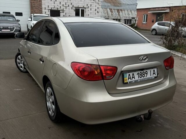 Бежевый Хендай Элантра, объемом двигателя 1.6 л и пробегом 270 тыс. км за 6400 $, фото 6 на Automoto.ua