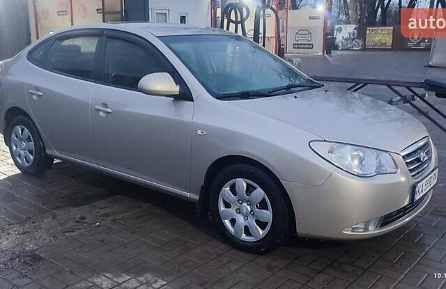 Бежевый Хендай Элантра, объемом двигателя 1.59 л и пробегом 220 тыс. км за 4800 $, фото 7 на Automoto.ua