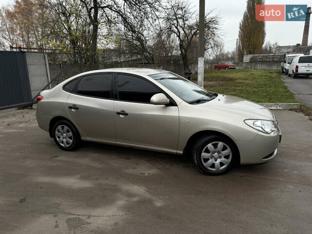 Бежевий Хендай Елантра, об'ємом двигуна 1.59 л та пробігом 290 тис. км за 6400 $, фото 2 на Automoto.ua