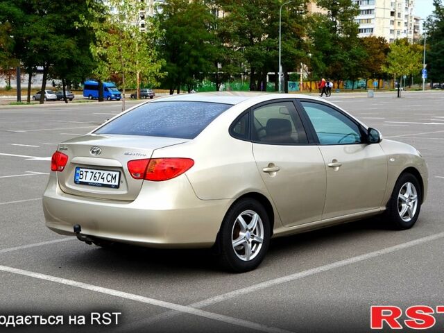 Бежевый Хендай Элантра, объемом двигателя 1.6 л и пробегом 256 тыс. км за 4850 $, фото 4 на Automoto.ua