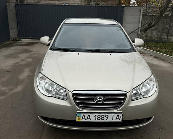 Бежевий Хендай Елантра, об'ємом двигуна 1.59 л та пробігом 290 тис. км за 6400 $, фото 1 на Automoto.ua