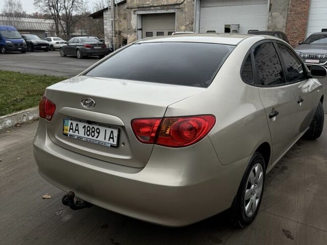 Бежевый Хендай Элантра, объемом двигателя 1.6 л и пробегом 270 тыс. км за 6400 $, фото 5 на Automoto.ua