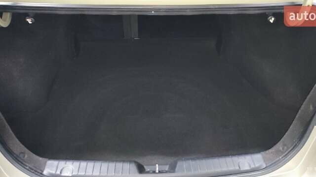 Бежевый Хендай Элантра, объемом двигателя 1.59 л и пробегом 220 тыс. км за 4800 $, фото 5 на Automoto.ua