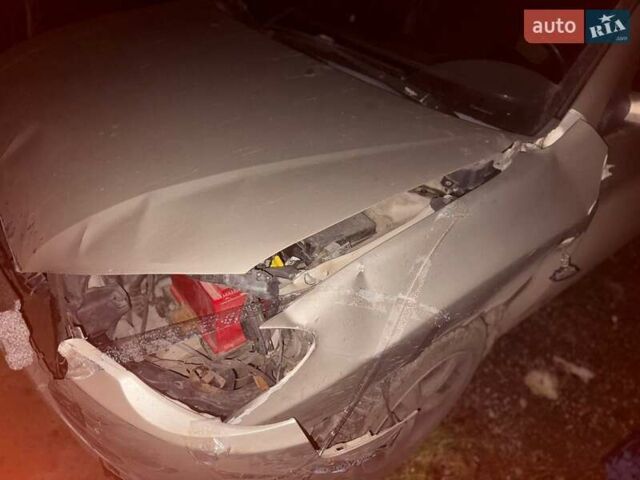 Бежевий Хендай Елантра, об'ємом двигуна 1.59 л та пробігом 250 тис. км за 4600 $, фото 8 на Automoto.ua