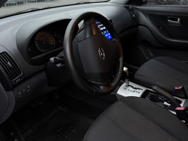 Бежевый Хендай Элантра, объемом двигателя 1.6 л и пробегом 270 тыс. км за 6400 $, фото 8 на Automoto.ua