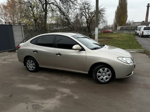 Бежевый Хендай Элантра, объемом двигателя 1.6 л и пробегом 270 тыс. км за 6400 $, фото 2 на Automoto.ua