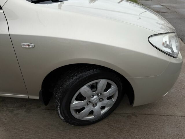 Бежевый Хендай Элантра, объемом двигателя 1.6 л и пробегом 270 тыс. км за 6400 $, фото 3 на Automoto.ua