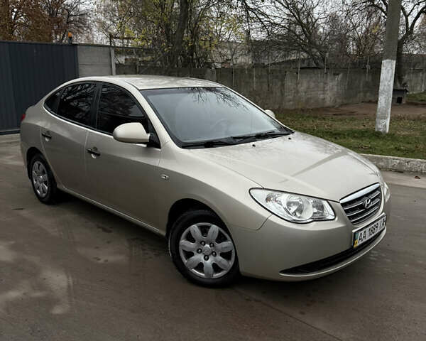 Бежевий Хендай Елантра, об'ємом двигуна 1.59 л та пробігом 290 тис. км за 6400 $, фото 3 на Automoto.ua