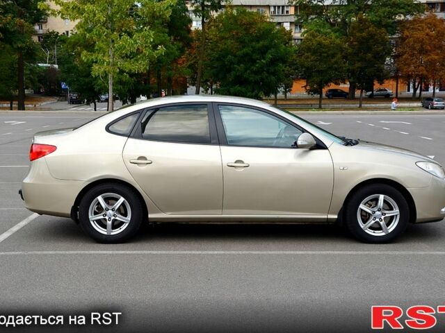 Бежевый Хендай Элантра, объемом двигателя 1.6 л и пробегом 256 тыс. км за 4850 $, фото 3 на Automoto.ua