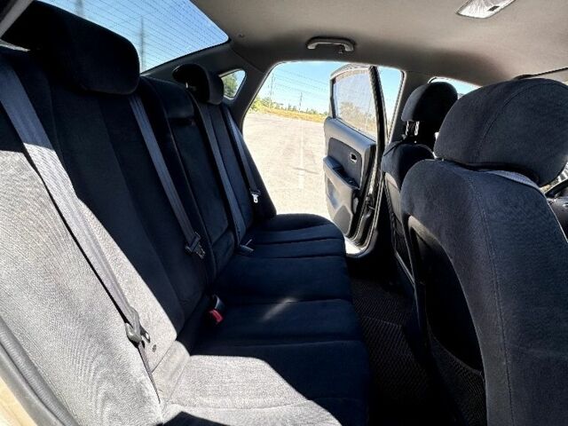 Бежевый Хендай Элантра, объемом двигателя 1.6 л и пробегом 285 тыс. км за 5700 $, фото 6 на Automoto.ua