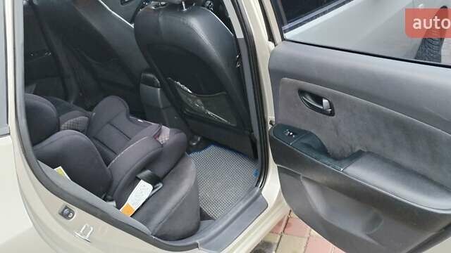 Хендай Элантра 2008 в Киеве на Automoto.ua Бежевый Хендай Элантра, объемом двигателя 1.59 л и пробегом 279 тыс. км за 6000 $, фото 6 на Automoto.ua