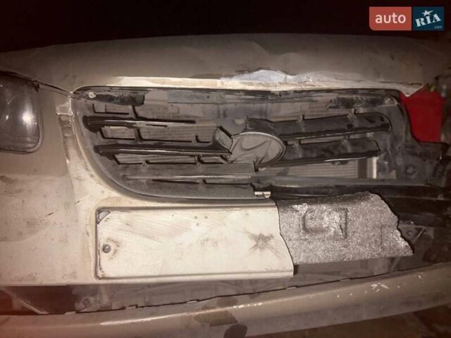 Бежевий Хендай Елантра, об'ємом двигуна 1.59 л та пробігом 250 тис. км за 4600 $, фото 10 на Automoto.ua