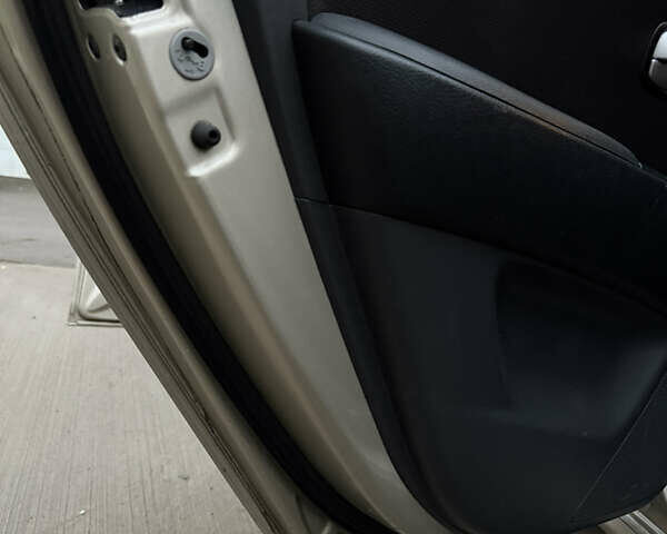 Бежевий Хендай Елантра, об'ємом двигуна 1.59 л та пробігом 290 тис. км за 6400 $, фото 18 на Automoto.ua