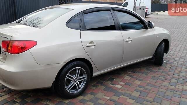 Хендай Элантра 2008 в Киеве на Automoto.ua Бежевый Хендай Элантра, объемом двигателя 1.59 л и пробегом 279 тыс. км за 6000 $, фото 2 на Automoto.ua