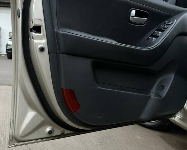 Бежевий Хендай Елантра, об'ємом двигуна 1.59 л та пробігом 290 тис. км за 6400 $, фото 13 на Automoto.ua