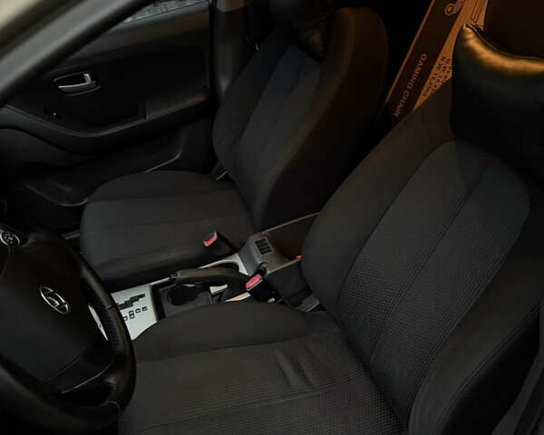 Бежевий Хендай Елантра, об'ємом двигуна 1.59 л та пробігом 290 тис. км за 6400 $, фото 16 на Automoto.ua